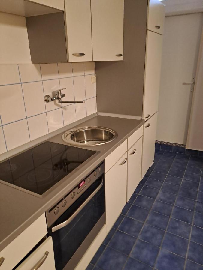 Borat Apartmani. * Vir