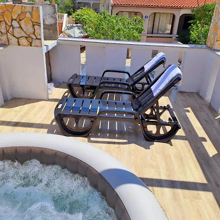 Borat Apartmani. Vir Exterior photo