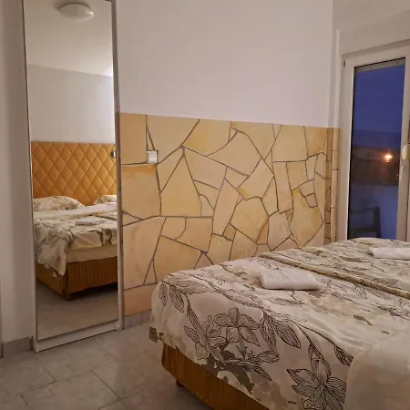 Borat Apartmani. Vir Exterior photo